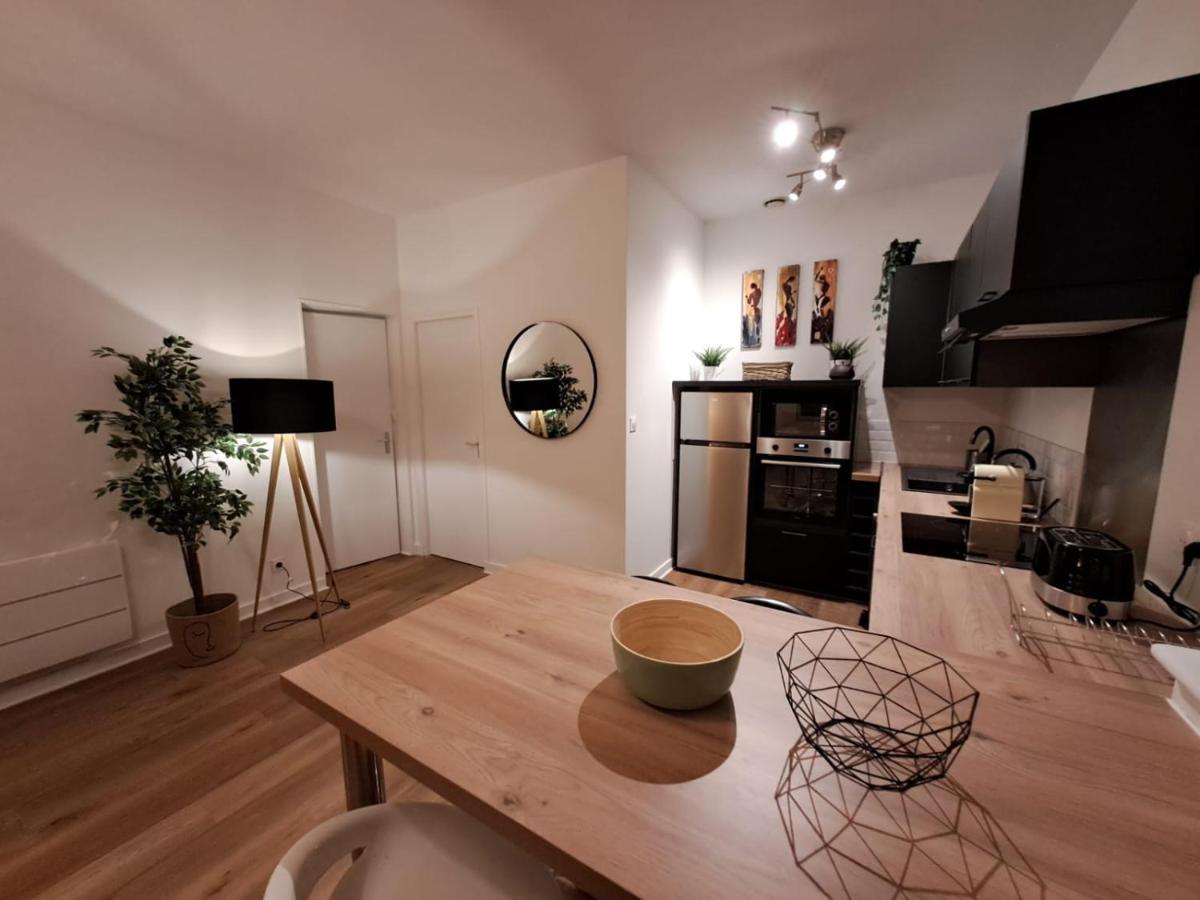 Le Saint Jean , Centre Historique, Wifi, Tout Equipe, Ideal Famille, Business, Ou Simple Escapade Niort Luaran gambar
